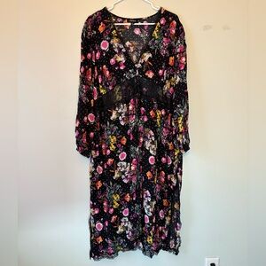 Torrid Polka Dot Black and Floral Button Up Light Cardigan/Kimono Size 3X